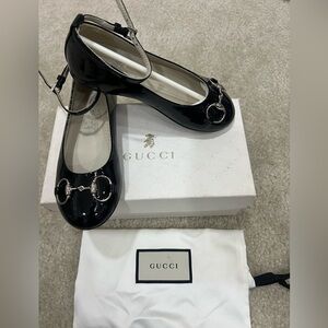 Gucci black leather girls shoes